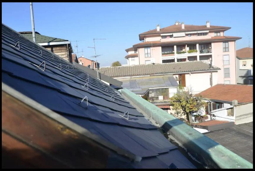 Typical mountain mansarda close to Fiera Milano Rho Pero Exterior foto