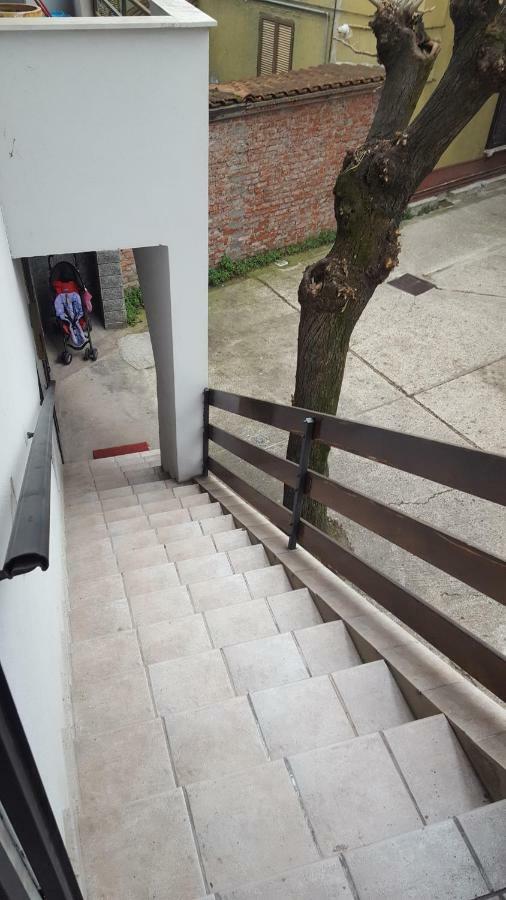 Typical mountain mansarda close to Fiera Milano Rho Pero Exterior foto